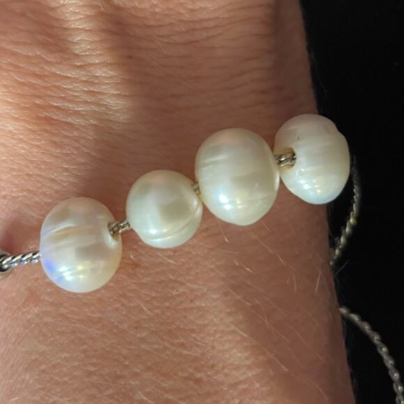 Freshwater Pearls on Silver Tone Sliding Clasp Bracelet - Picture 3 of 3